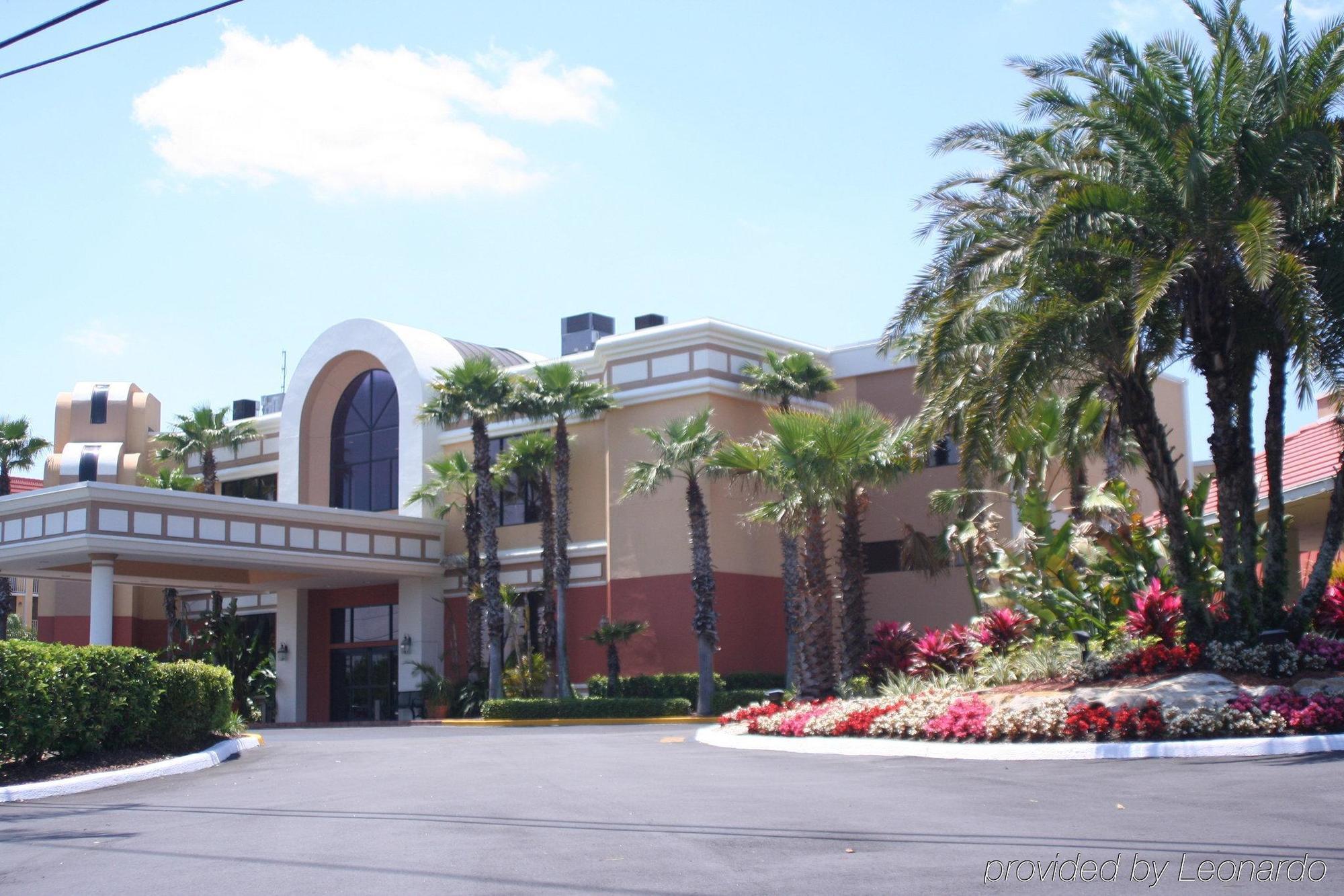 Four Corners Westgate Towers Hotel מראה חיצוני תמונה