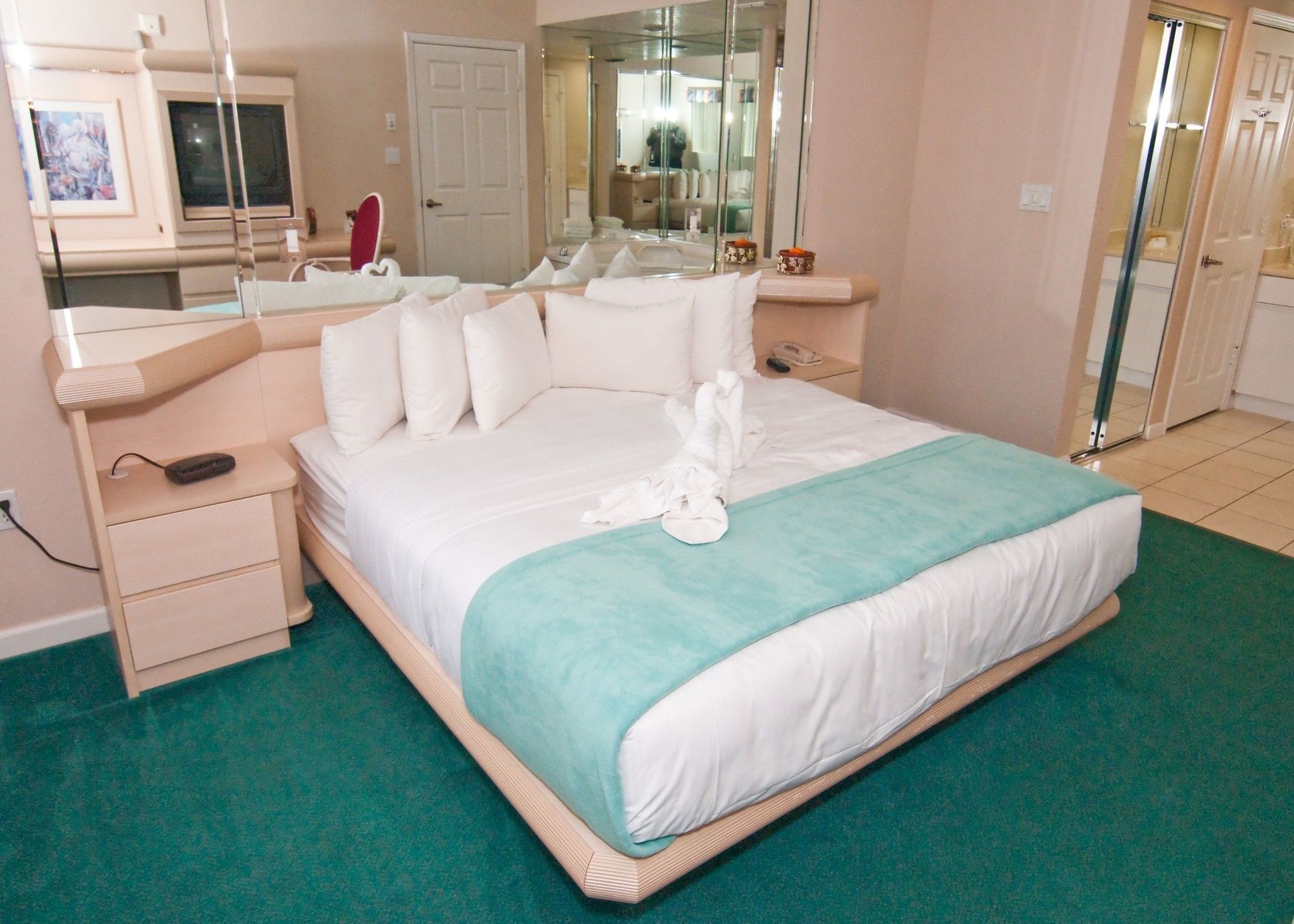 Four Corners Westgate Towers Hotel מראה חיצוני תמונה